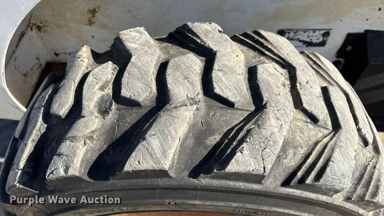 image for item EN0695 1995 Bobcat 763 skid steer loader