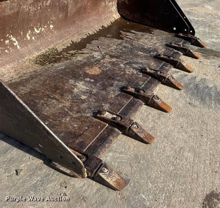 image for item EN0696 1997 Bobcat 763 skid steer loader