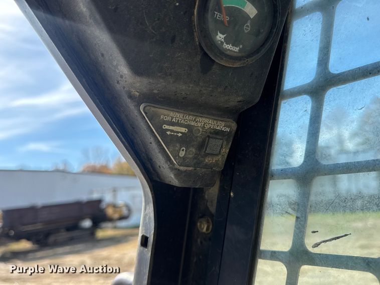 image for item EN0696 1997 Bobcat 763 skid steer loader