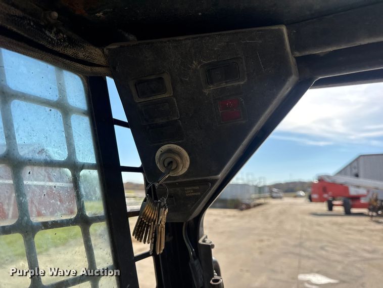 image for item EN0696 1997 Bobcat 763 skid steer loader