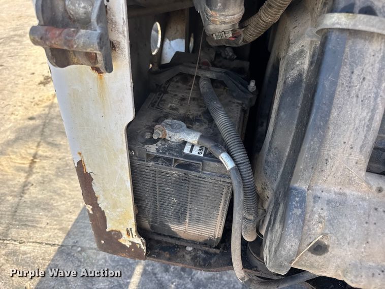 image for item EN0696 1997 Bobcat 763 skid steer loader