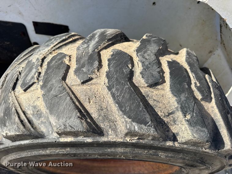 image for item EN0696 1997 Bobcat 763 skid steer loader