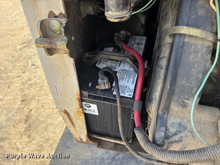 image for item EN0697 1993 Bobcat 753 skid steer loader