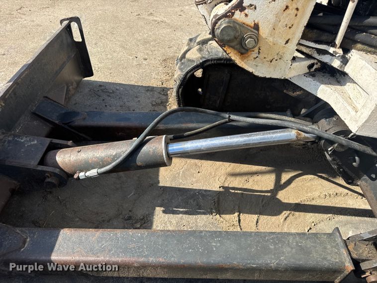 image for item EN0698 1995 Bobcat 331 mini excavator