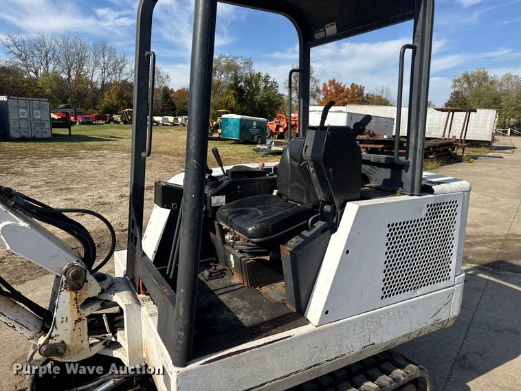 image for item EN0698 1995 Bobcat 331 mini excavator