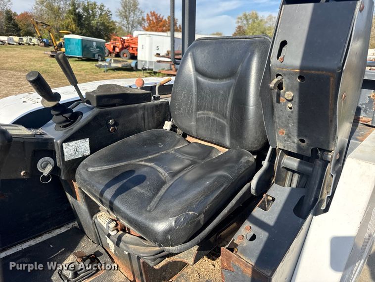 image for item EN0698 1995 Bobcat 331 mini excavator