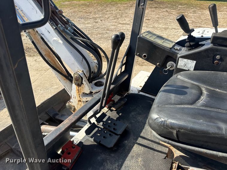 image for item EN0698 1995 Bobcat 331 mini excavator