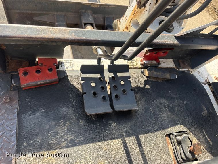 image for item EN0698 1995 Bobcat 331 mini excavator