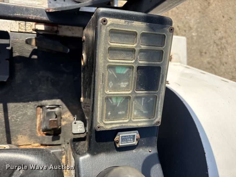 image for item EN0698 1995 Bobcat 331 mini excavator