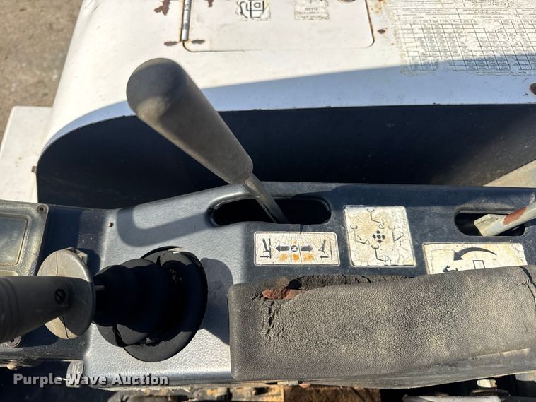 image for item EN0698 1995 Bobcat 331 mini excavator