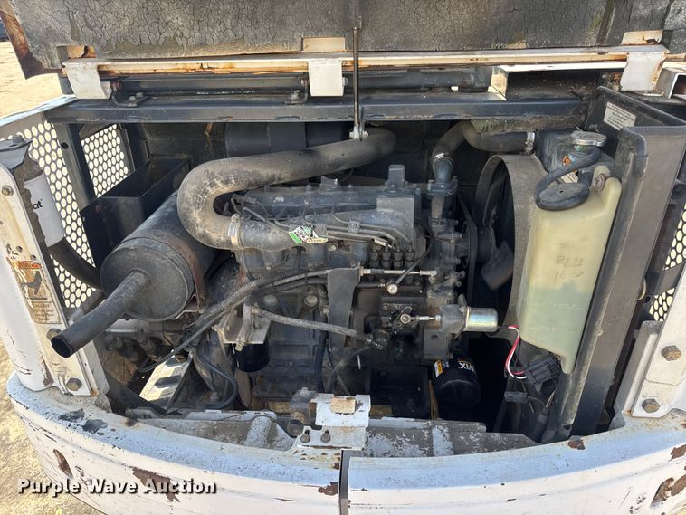 image for item EN0698 1995 Bobcat 331 mini excavator