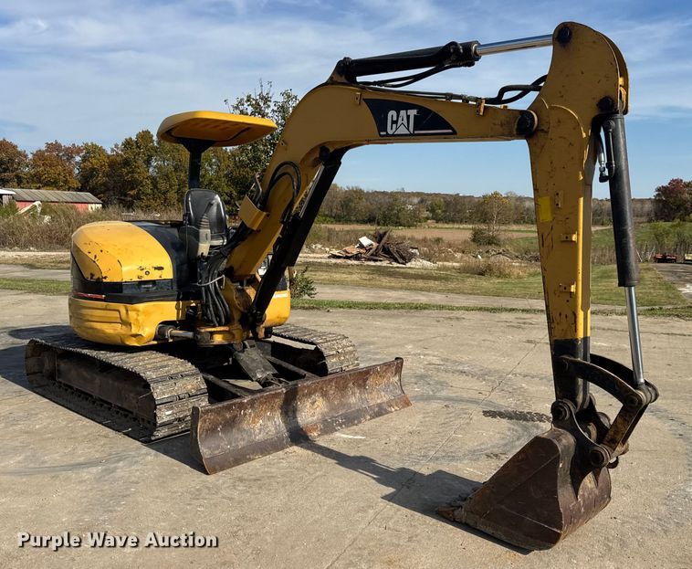 image for item EN0699 2002 Caterpillar 305 CR mini excavator