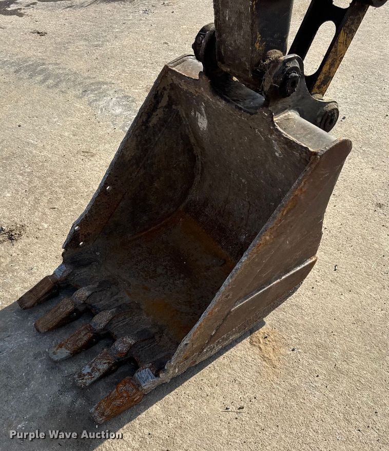 image for item EN0699 2002 Caterpillar 305 CR mini excavator