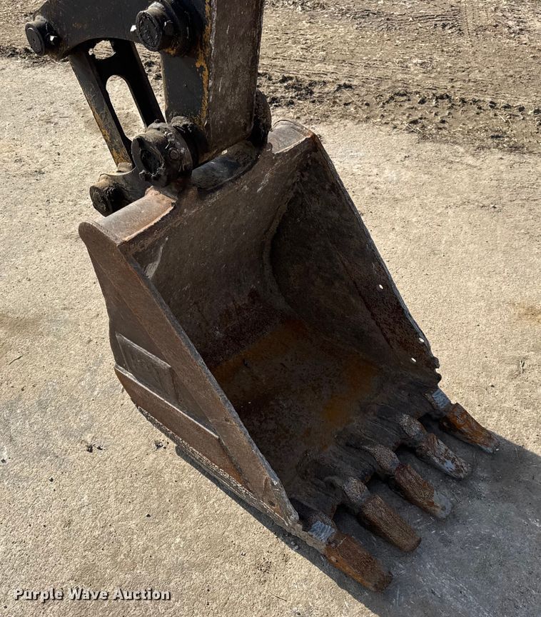 image for item EN0699 2002 Caterpillar 305 CR mini excavator