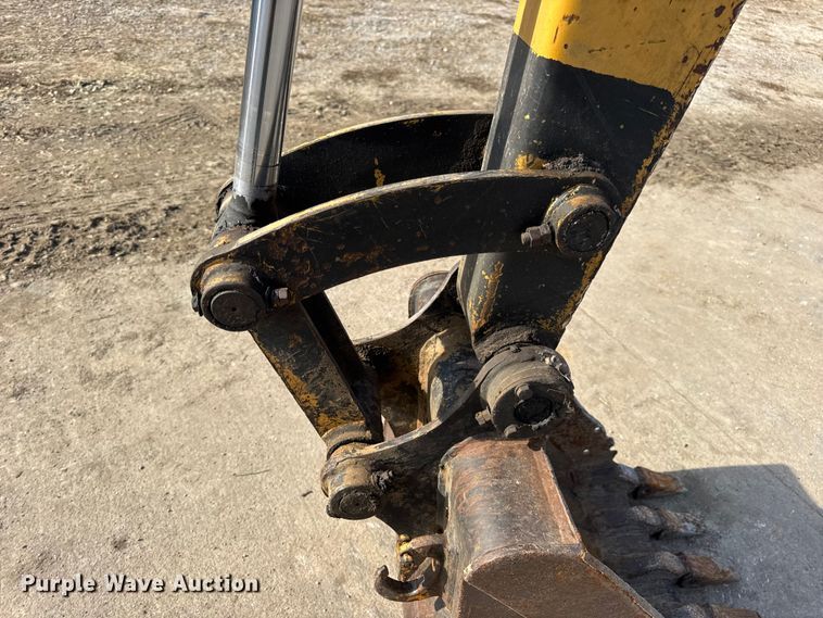 image for item EN0699 2002 Caterpillar 305 CR mini excavator