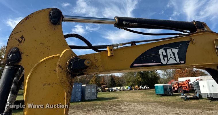 image for item EN0699 2002 Caterpillar 305 CR mini excavator