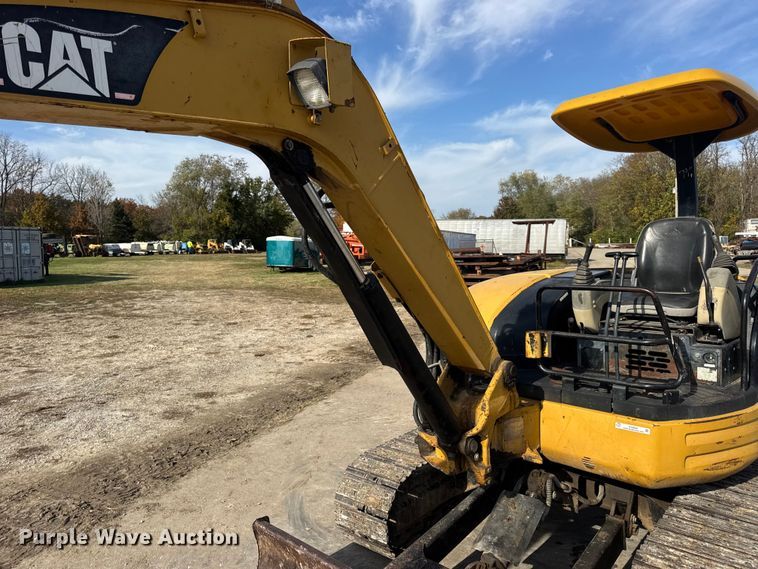 image for item EN0699 2002 Caterpillar 305 CR mini excavator