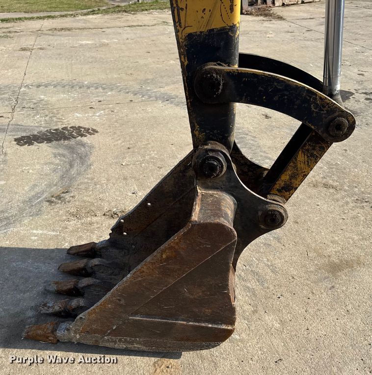 image for item EN0699 2002 Caterpillar 305 CR mini excavator