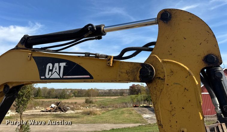 image for item EN0699 2002 Caterpillar 305 CR mini excavator