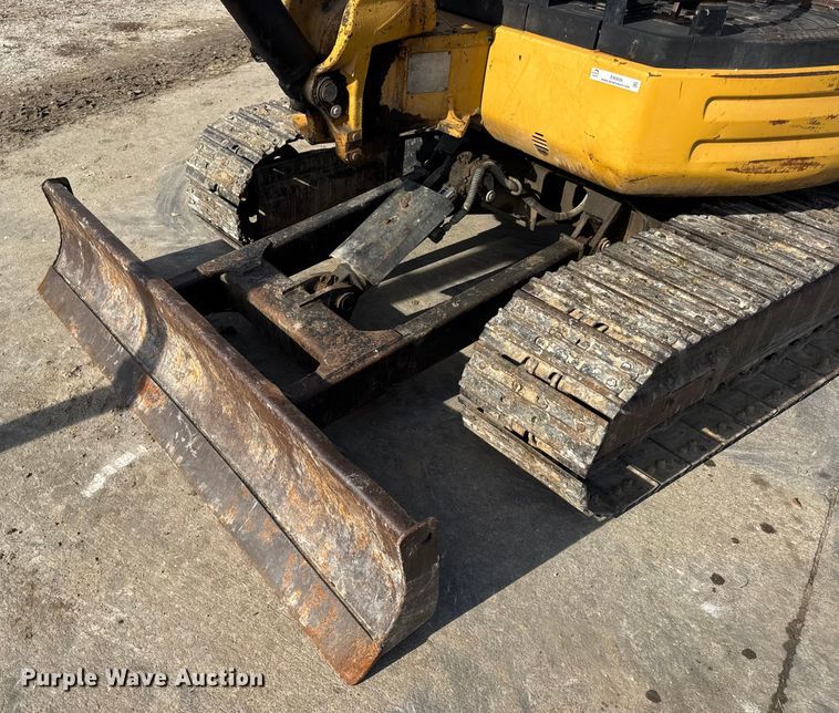 image for item EN0699 2002 Caterpillar 305 CR mini excavator