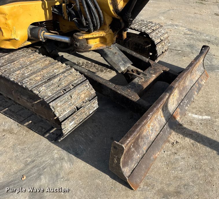 image for item EN0699 2002 Caterpillar 305 CR mini excavator