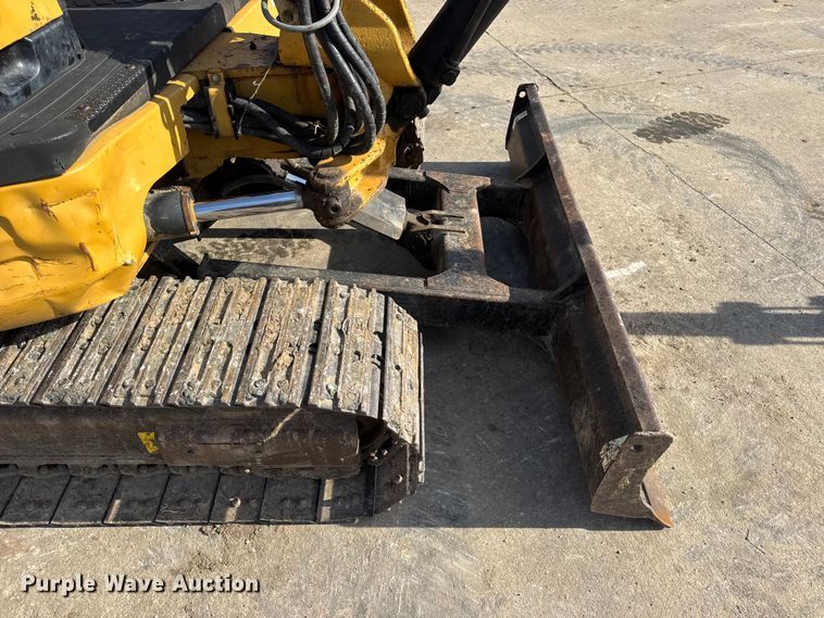 image for item EN0699 2002 Caterpillar 305 CR mini excavator