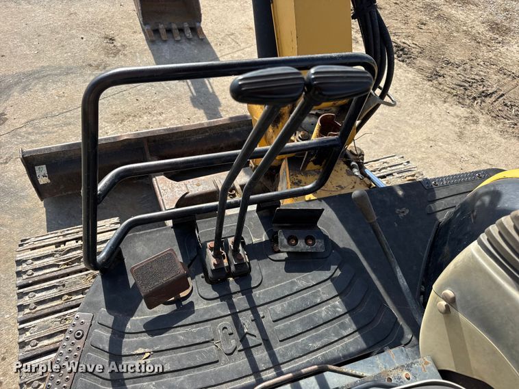 image for item EN0699 2002 Caterpillar 305 CR mini excavator