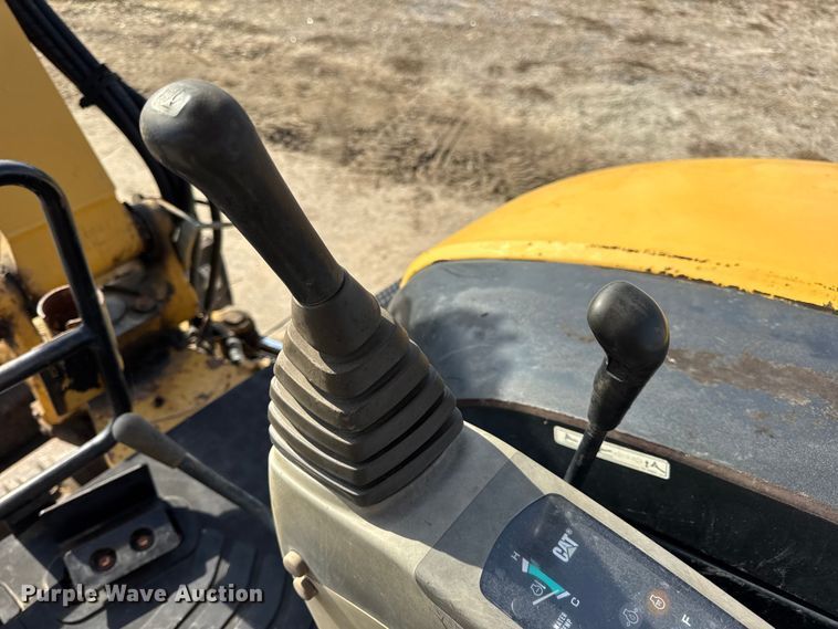 image for item EN0699 2002 Caterpillar 305 CR mini excavator