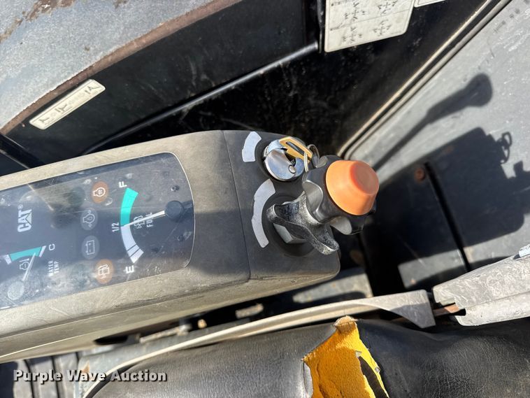 image for item EN0699 2002 Caterpillar 305 CR mini excavator