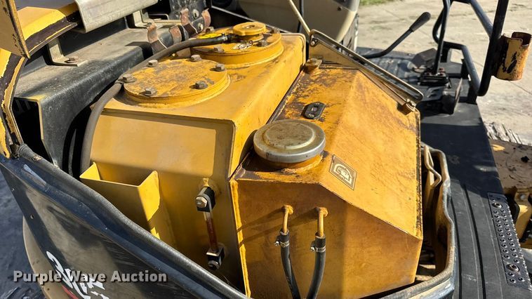 image for item EN0699 2002 Caterpillar 305 CR mini excavator