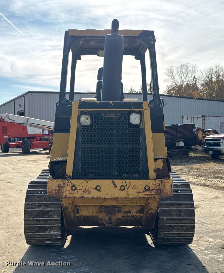 image for item EN0700 1997 Caterpillar 953C track loader