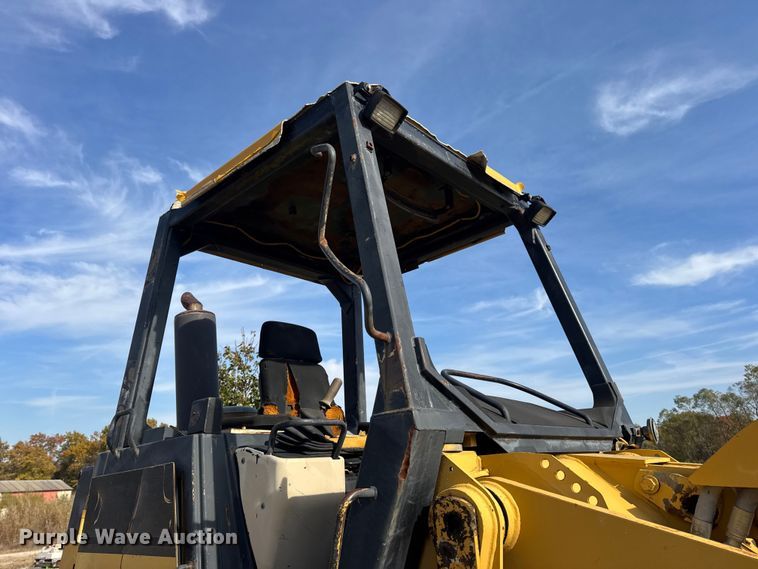 image for item EN0700 1997 Caterpillar 953C track loader