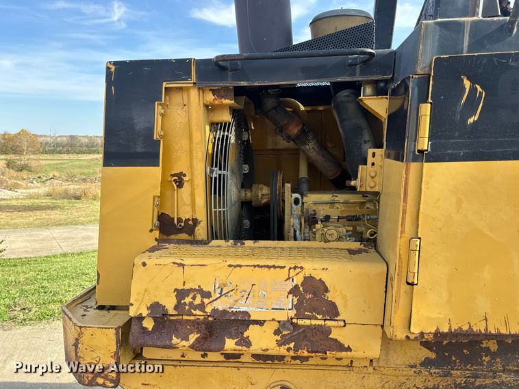 image for item EN0700 1997 Caterpillar 953C track loader