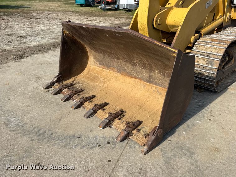 image for item EN0700 1997 Caterpillar 953C track loader