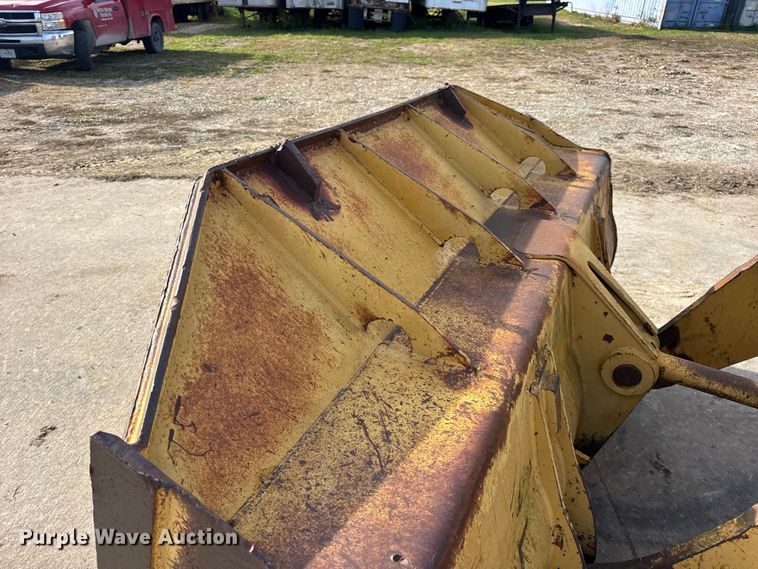 image for item EN0700 1997 Caterpillar 953C track loader