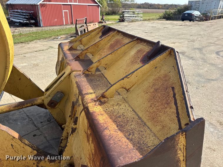 image for item EN0700 1997 Caterpillar 953C track loader