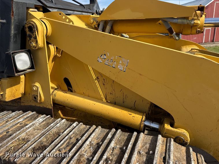 image for item EN0700 1997 Caterpillar 953C track loader