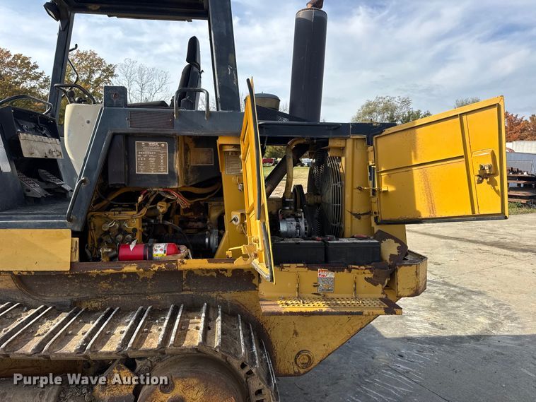 image for item EN0700 1997 Caterpillar 953C track loader