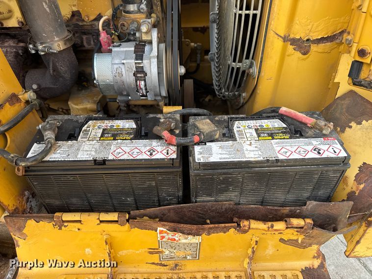 image for item EN0700 1997 Caterpillar 953C track loader