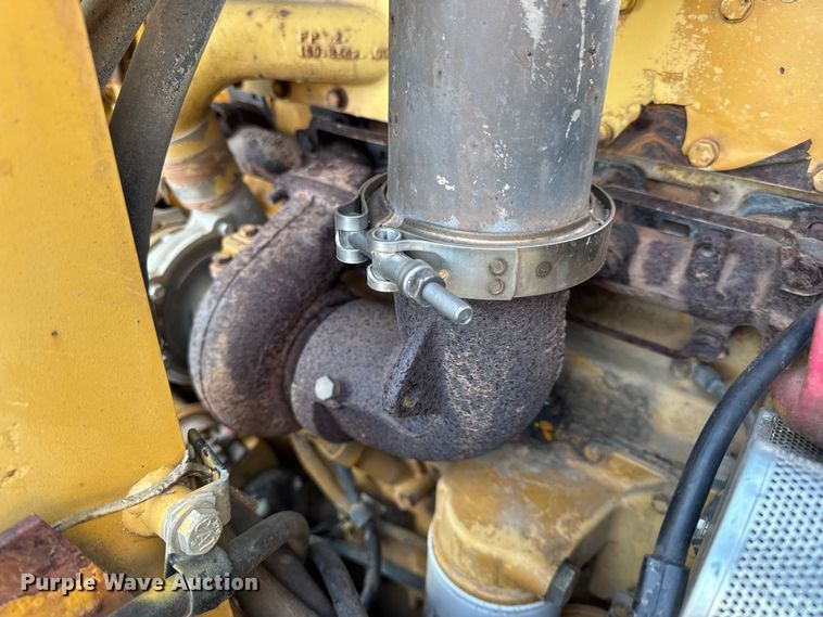 image for item EN0700 1997 Caterpillar 953C track loader