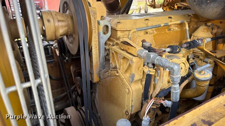 image for item EN0700 1997 Caterpillar 953C track loader