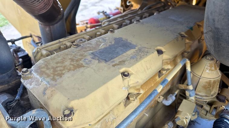 image for item EN0700 1997 Caterpillar 953C track loader