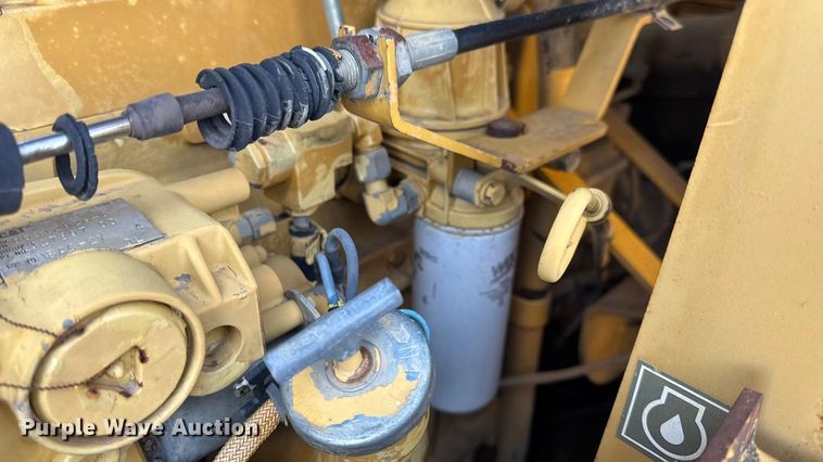 image for item EN0700 1997 Caterpillar 953C track loader