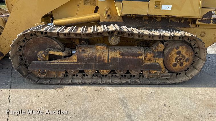 image for item EN0700 1997 Caterpillar 953C track loader