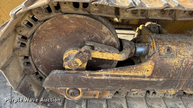 image for item EN0700 1997 Caterpillar 953C track loader