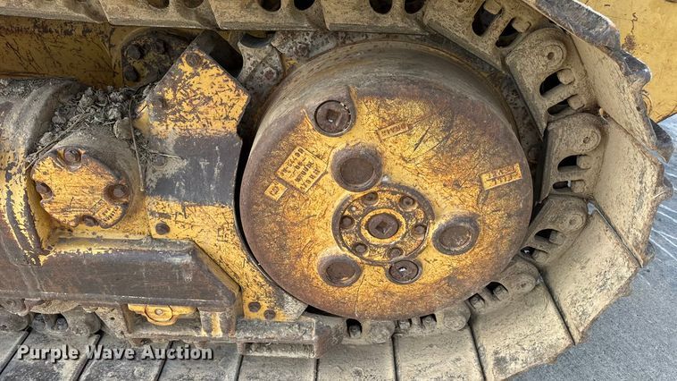 image for item EN0700 1997 Caterpillar 953C track loader