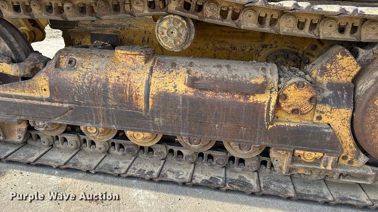 image for item EN0700 1997 Caterpillar 953C track loader