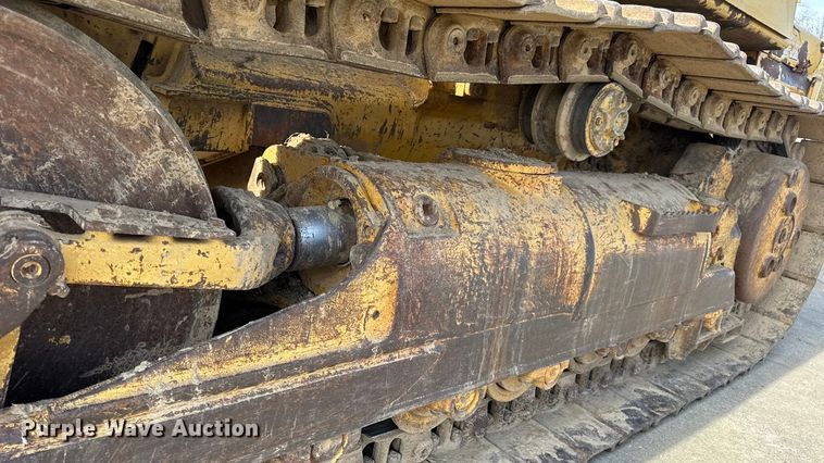 image for item EN0700 1997 Caterpillar 953C track loader