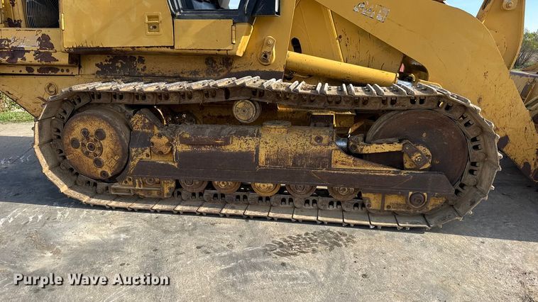 image for item EN0700 1997 Caterpillar 953C track loader