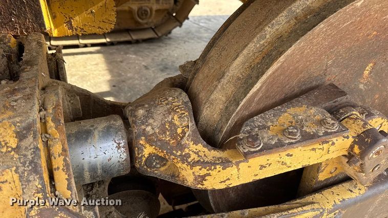 image for item EN0700 1997 Caterpillar 953C track loader